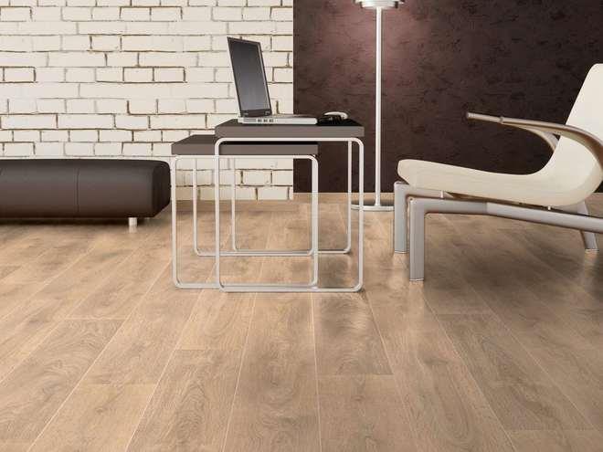 Pavimento in laminato Pircher  collezione "Nature Blonde  Oak"